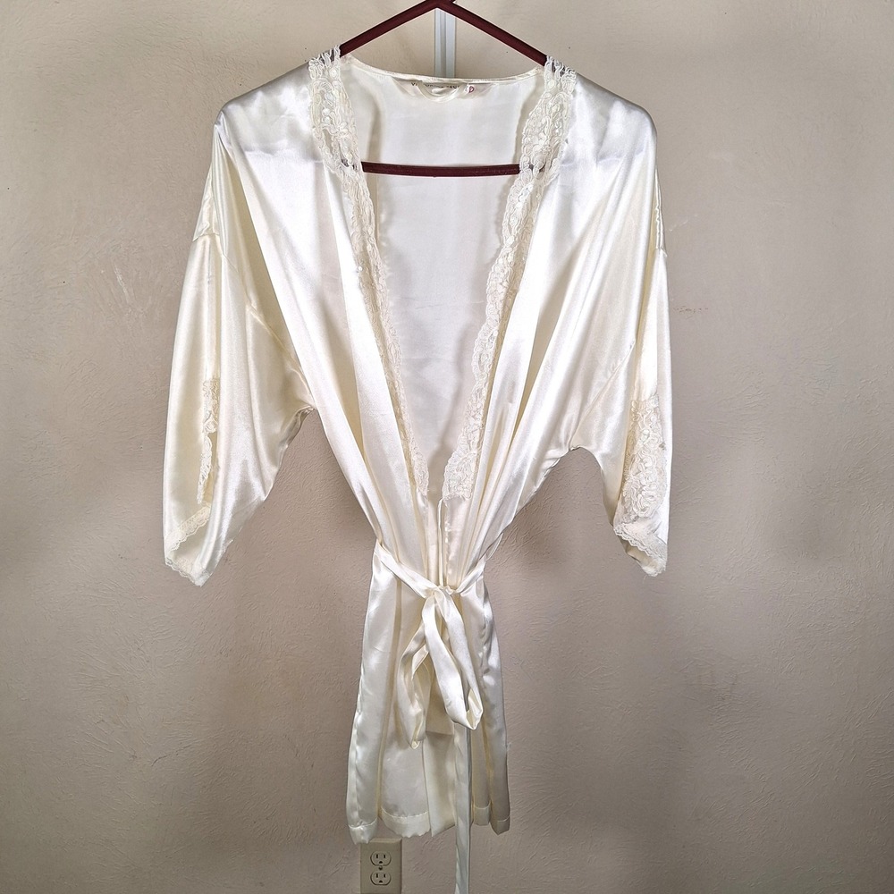 Victorias Secret Vintage Ivory‎ Lace Dreamy Coquette Liquid Satin Nightgown Robe